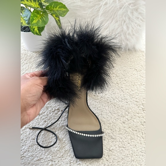 Fashion Nova Just Strutting Through Feather Heel Sandals 8.5M NWOT - Picture 3 of 9